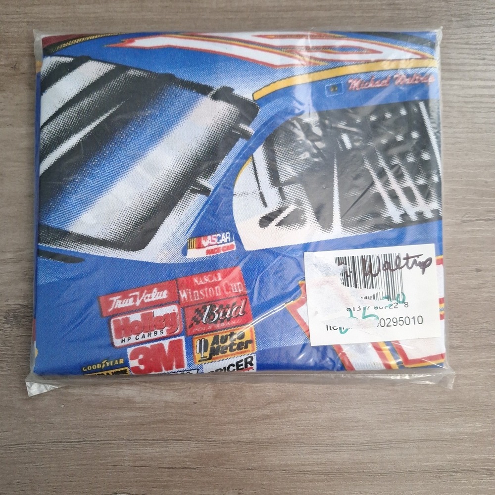 VTG Winners Circle Decorative Flag 3' x 5' No. 15 Michael Waltrip Nascar Racing